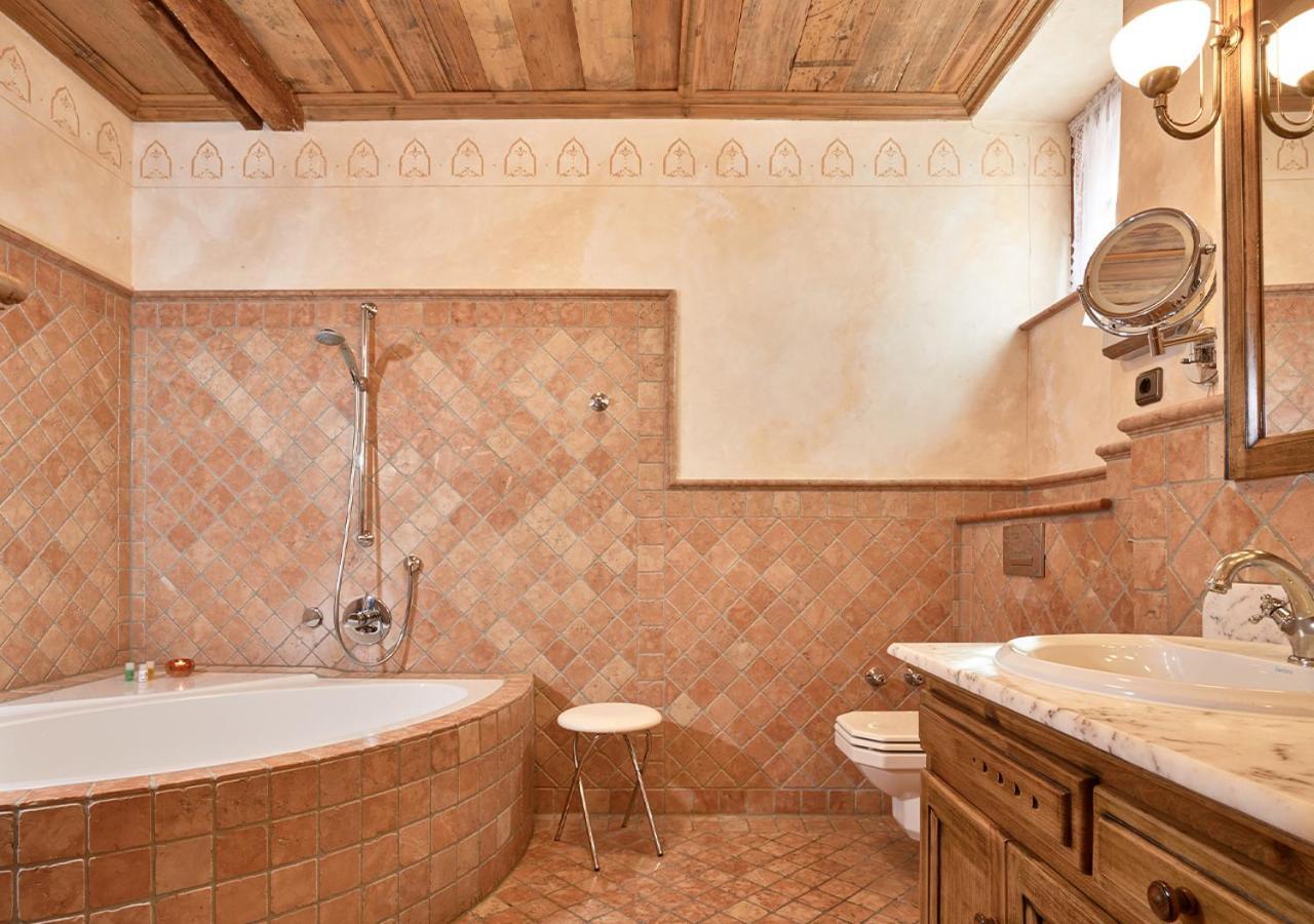 Historik Hotel Gotisches Haus Garni Rothenburg ob der Tauber Dış mekan fotoğraf