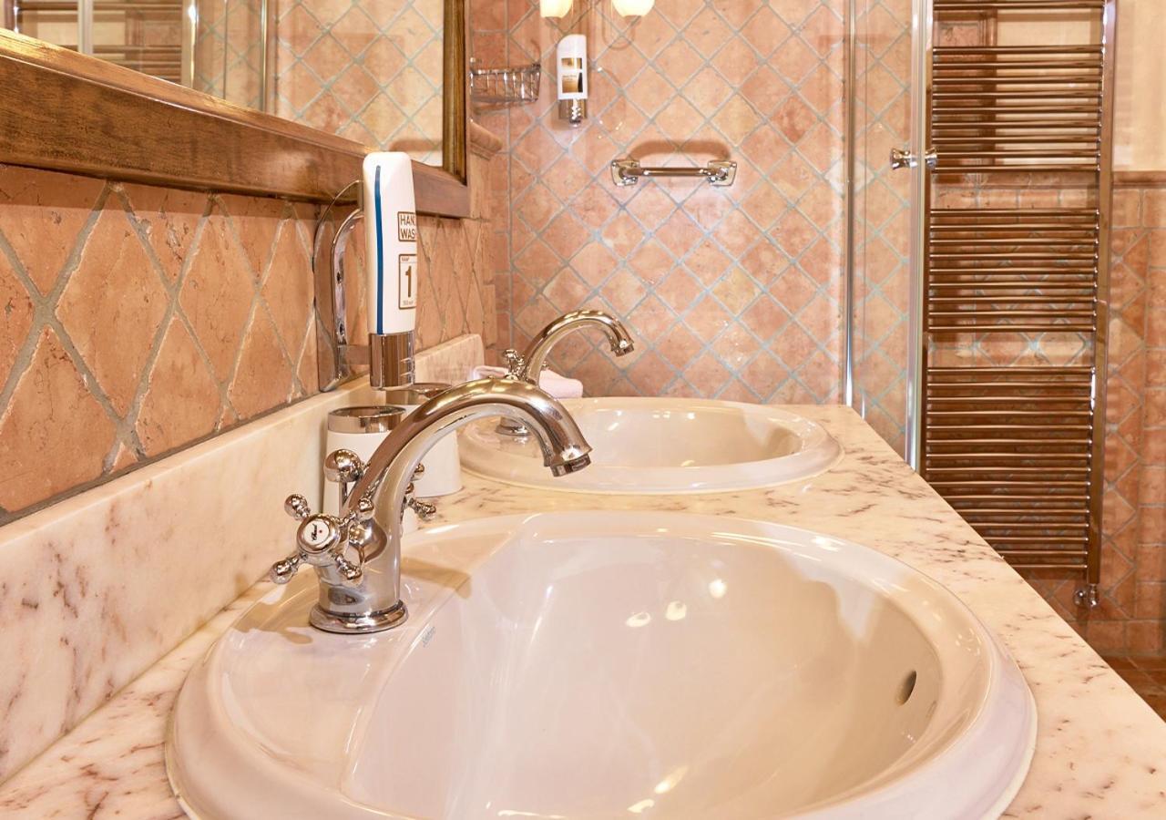 Historik Hotel Gotisches Haus Garni Rothenburg ob der Tauber Dış mekan fotoğraf